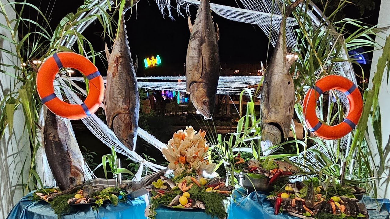 Dream Fun World Fish🐟 Night Dinnertime Buffet🍽