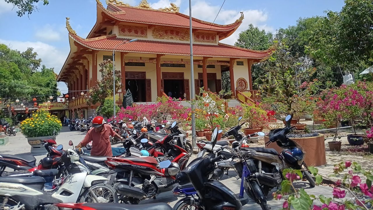 TÁM TÁM CẢ NHÀ.