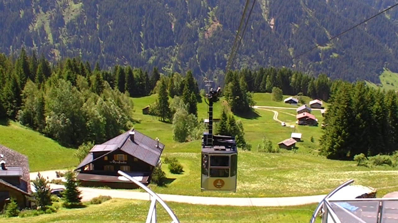 Gondeleinfahrt der Montafoner Kristbergbahn in Silbertal im Montafon