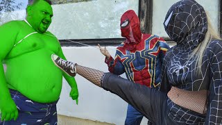Hulk VS Spider-Women VS Spider-Man