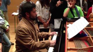 Juan-Carlos Morales Interpreta A Cage A Primera Vista.