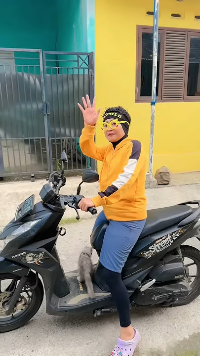 Motornya bisa😂 bunyi telolet basuri #basuri #telolet#klaksontelolet😂😁😂😁 #$1049🏍️🛵