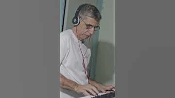 Tentando tocar e cantar ritimo R&B qual nota vc me dá de O a 10 #aprender #piano