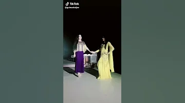 دو لڑکیاں آپس میں کیا کرتی ہیں 