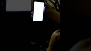 Mi Prima Luchando Contra El Celular