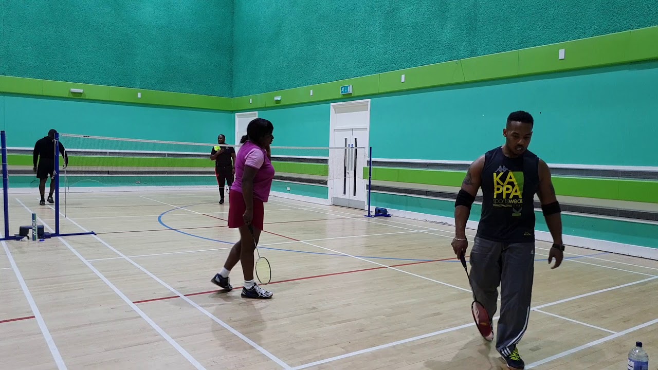 Badminton 22.12.18: Simon B & Andrea v Richard & Ralph - YouTube