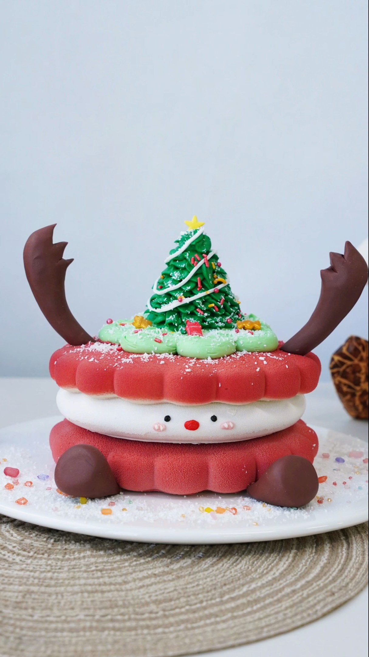 It's full of Christmas atmosphere, and it's so cute. It looks good, but it's also delicious inside.