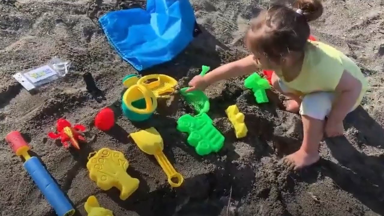 YULILI Beach Toys for Kids 14 PCS Castle Mold Sand Toy Set
