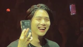 230503 Yoongi takes fan’s fake Samsung phone Suga BTS Agust D D-Day Chicago Concert Live Fancam Tour