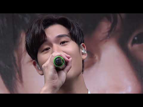 (20180121)Eric周興哲 - 永不失聯的愛 《小妖的金色城堡》主題曲  《如果雨之後》全台唯一簽唱會-西門町 台北聯合醫院廣場 C0095