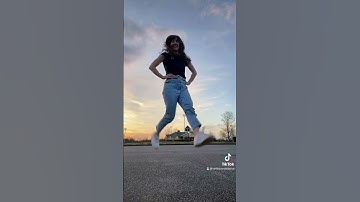 Literallllyyyyyyyyy peed my pants #dancevideo #danceshorts #tiktokdance 💃🏻💃🏻💃🏻