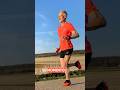 ASÍ CORRE UN MARATÓN CON 70 AÑOS #atletismo #deporte #maraton