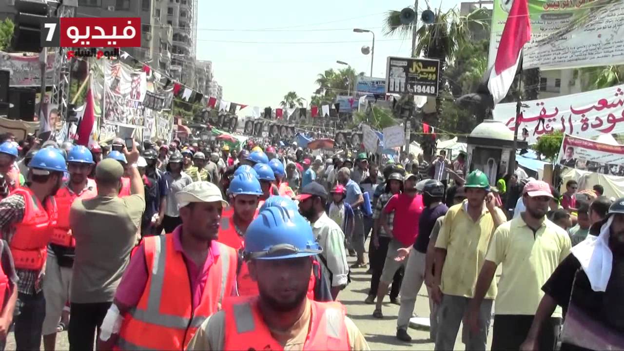 بالفيديو.. ميليشيات الإخوان تنظم عرضًا عسكريًا بميدان رابعة العدوية