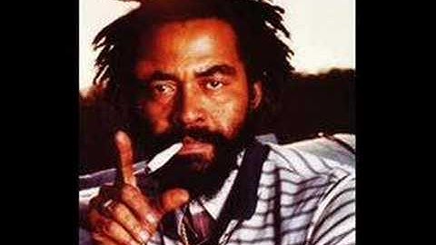 Sweetie come brush me--John Holt