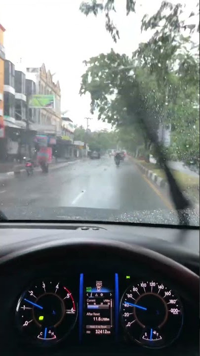 Story WA nyetir saat Hujan ‼️ #ytshorts #youtubeshorts #driving #storywa