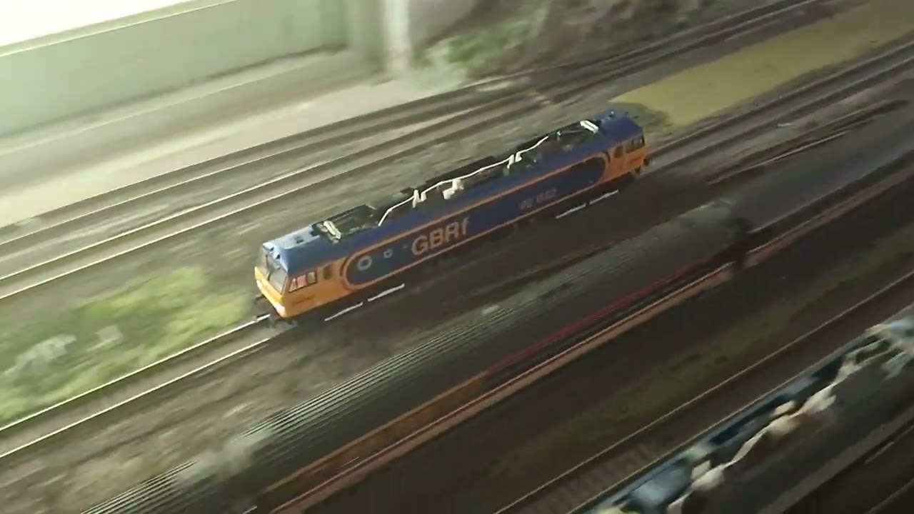 92s GBRF 92032 AND 92023  ON  CALEDONIAN SERVICE 