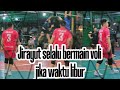 Kak Mel dan Mamah nonton Jirayut bermain voli ketika libur kerja 