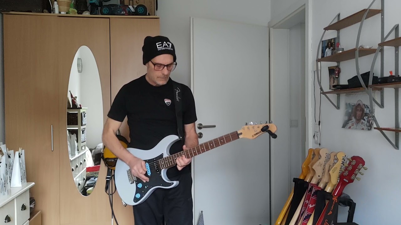 Yamaha Pacifica EG 112