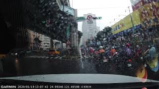 20200119 13:07pm 中和圓通路與中正路車禍 (小北百貨)