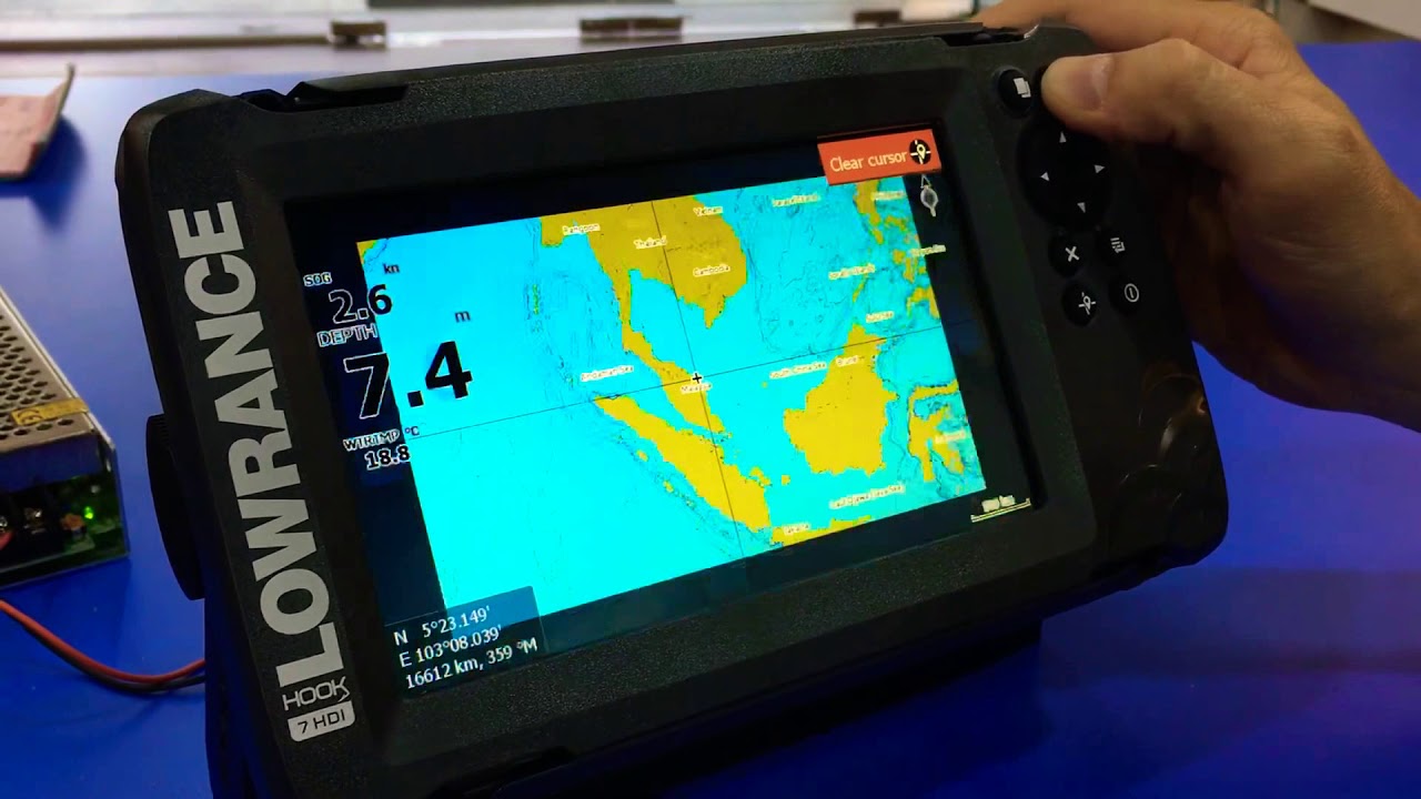 DEMO Lowrance HOOK2-7 SplitShot Transducer Fishfinder and GPS