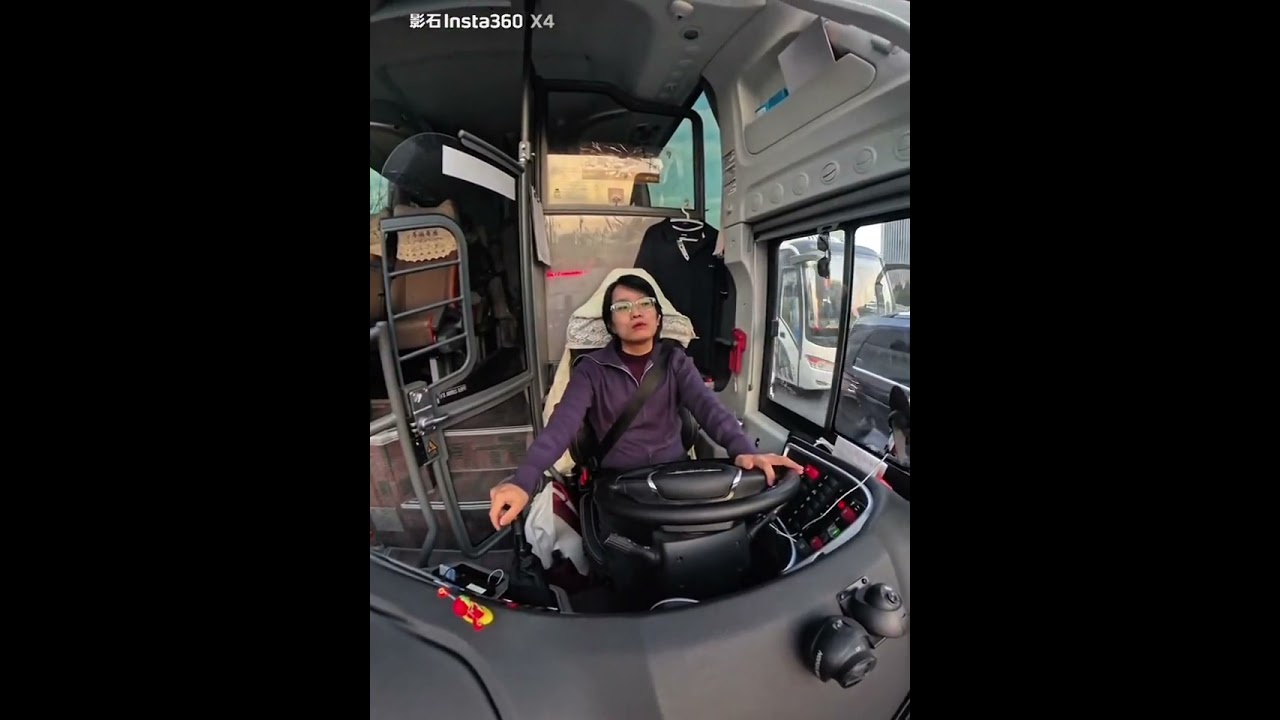 360-degree viewing angle for drivers to handle traffic jams.