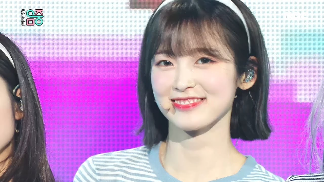 OH MY GIRL - Dolphin + Non Stop (살짝 설렜어) [Show! Music Core Ep 678]