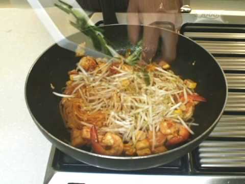 Thai Cooking Recipe Pad Thai Fried Noodles In Egg Wrap From Lobo Thai Food Lobo Co Th