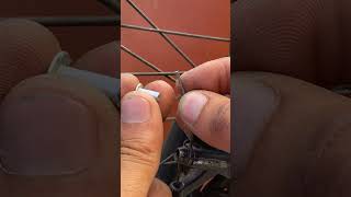 El remache que ajustó el cable de acero de mi bicicleta #ReparaciónFácil #SoluciónIngeniosa