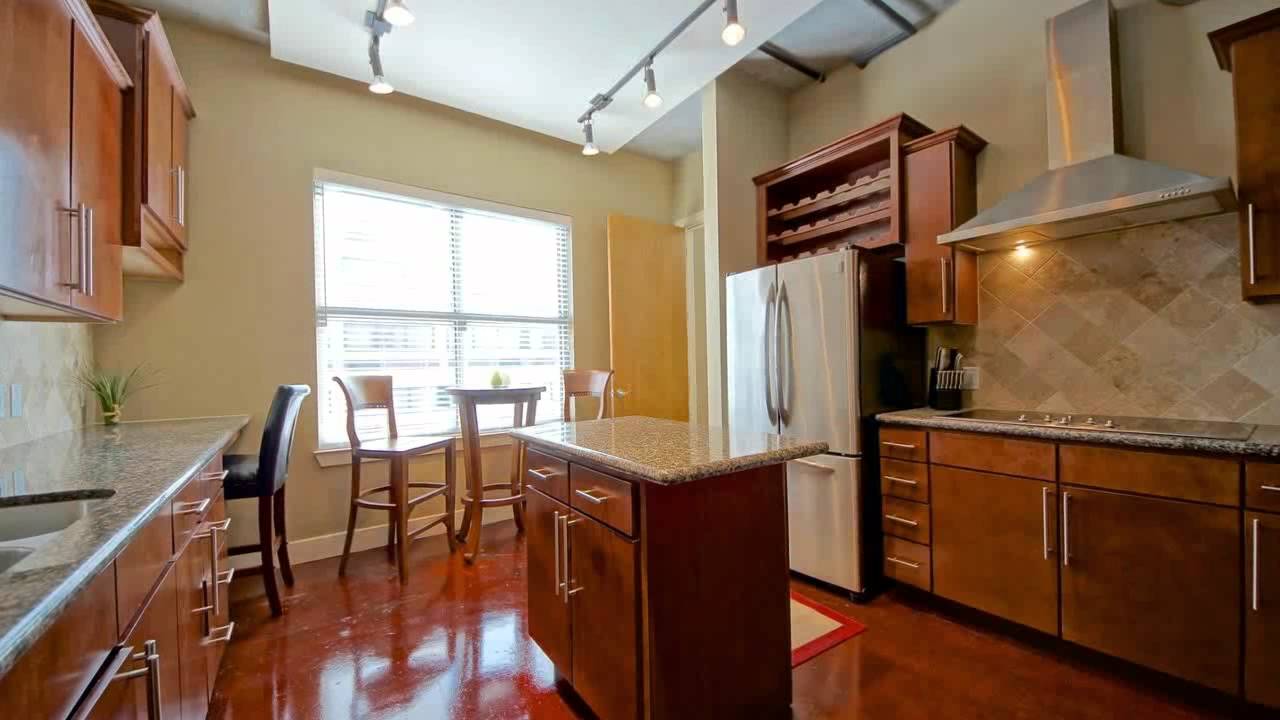 150 Bee Street, Charleston SC 29401, USA