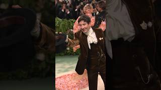 Lets tip our hats off to BarryKeoghan ? MetGala Shorts