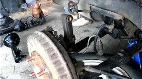 Mazda 323 1990 Shock absorber replacement