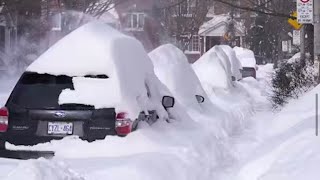 Record Snowfall in Toronto, Canada!Ontario Buried Under Snow Due to Sever#canada #snow