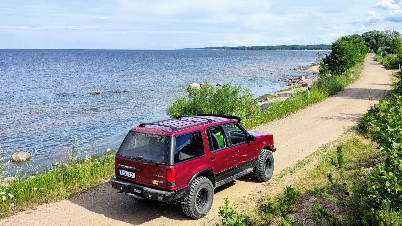 Nuotykiai Latvijoje: Veczemju uolos ir Ford Explorer