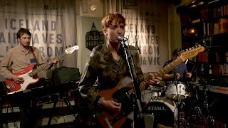 LoneLady - Silvering (Live on KEXP) chords