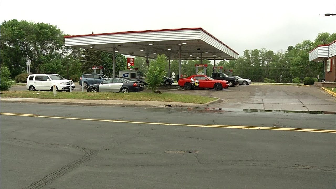 Three People Arrested After Carjacking in Brooklyn Park - YouTube