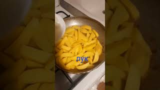 Жареная картошка🥔 с луком🧅 и говяжьей печенью