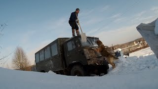 Сгонял в деревню на поезде, чистка снега, добрый пес