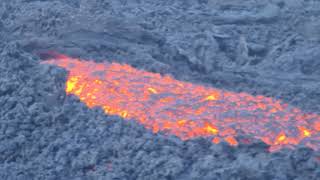 4K Advancing Lava Flows in Iceland! Basaltic lava expansion from very close. Rare footage from 2023.
