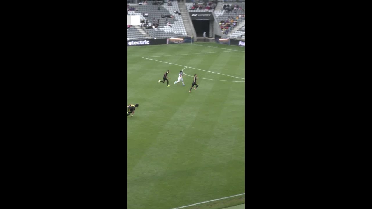 OCB's Alex Freeman dishes second assist, this time to Shakur Mohammed