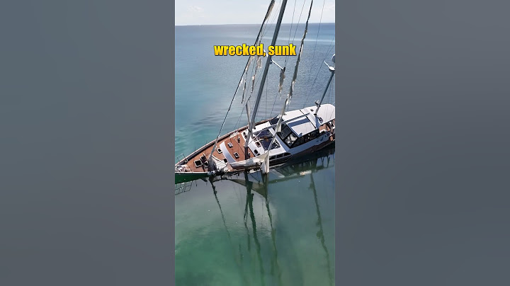 We boarded a wrecked and sunk yacht just like real pirates #yacht #abandoned #pirates