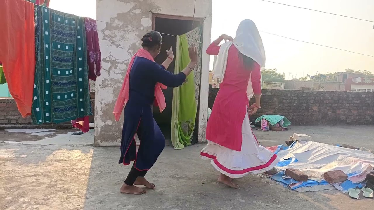 कृष्ण भजन -ना  काले से करियो प्रेम बहन  काले  धोखा दे जाएंगे दीक्षा भाभी का डांस