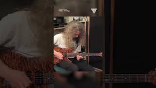 Guthrie Govan plays "the lick"?