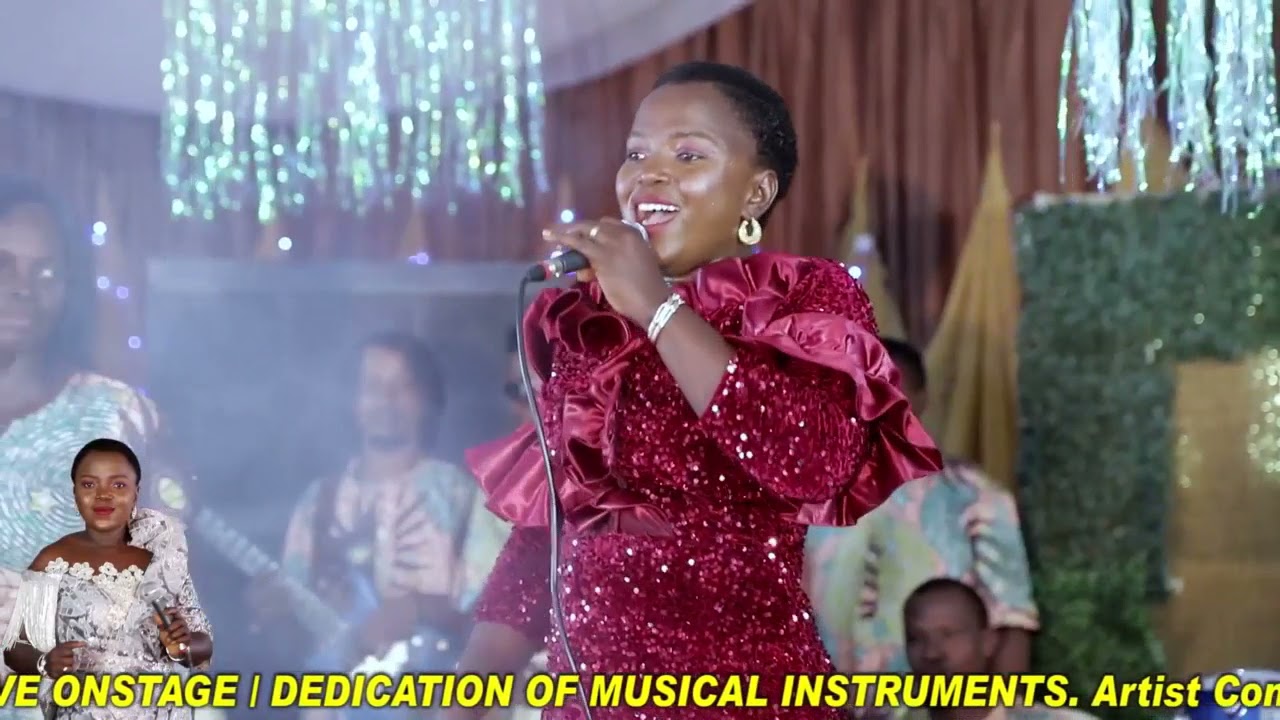 JUNIOR NAOMI LIVE ONSTAGE Feat. Some  Notable  Musicians in Benin.