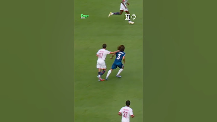 Joao Neves pulls Marc Cucurella's hair and earns a late red card 😳