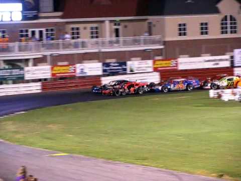 Bowman Gray Stadium Modifieds - Race 2 (July 18 2009) Part 1/2