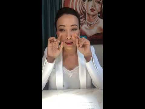 Video: Cô Gái Tiêm Botox Vì Nụ Cười Xấu Xí Và Khó Chịu Với Kết Quả