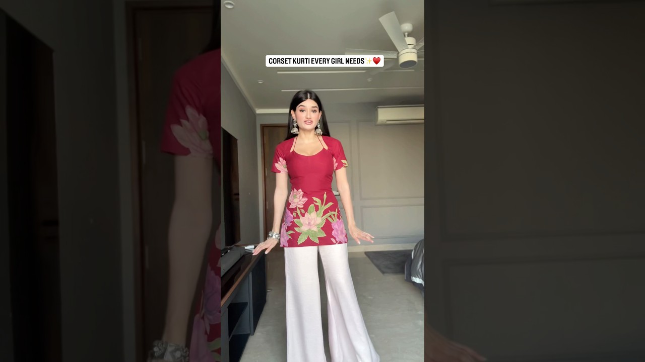 The perfect *kurti* for this festive season ✨ 