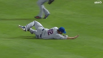 Nieuwenhuis makes a great diving catch