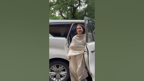 Sara Ali Khan and IAS Abhishek Singh ✨❤️ #saraalikhan #iasabhisheksingh #mirandahouse