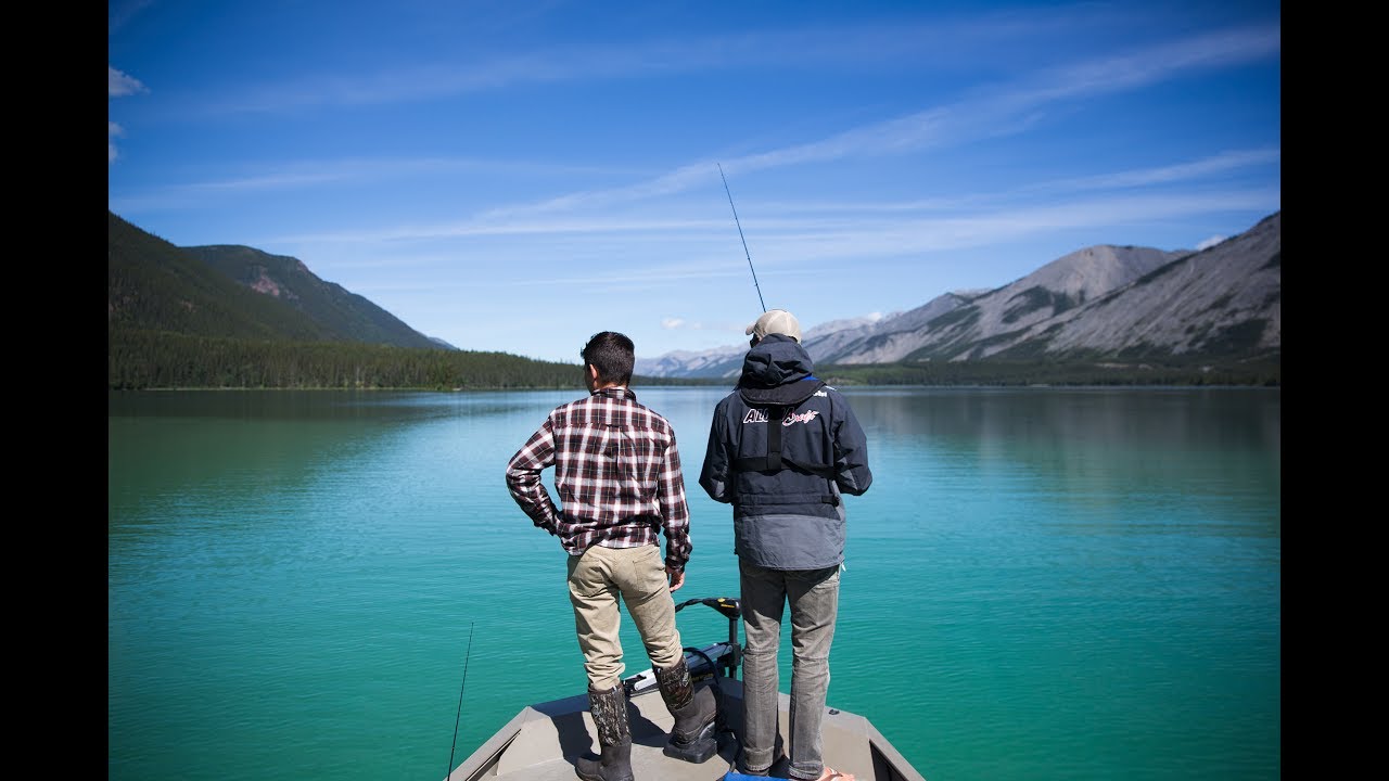 bass fishing at night Crystal CLEAR Lake Trout Fishing
